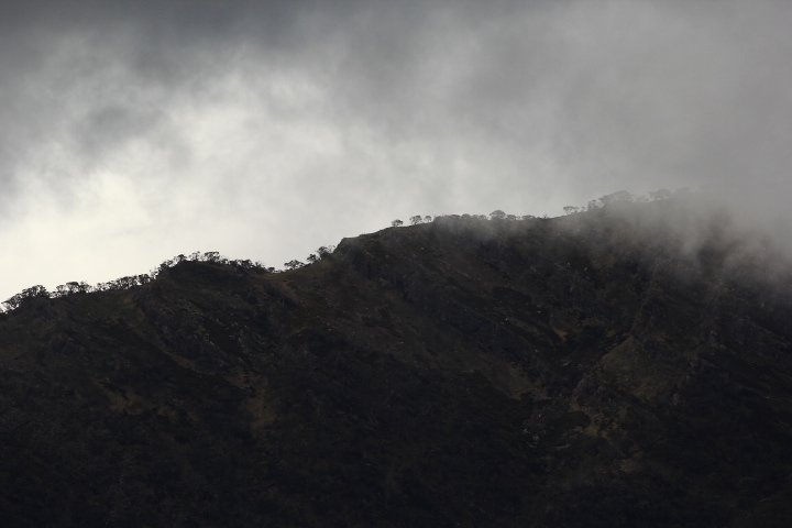 Misty rolls in over the Crosscut Saw, AAWT Vallejo Gantner Hut